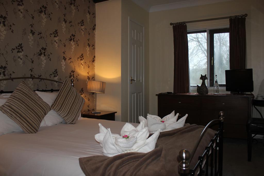 Hotel The Swan At Stoford Stapleford  Zewnętrze zdjęcie
