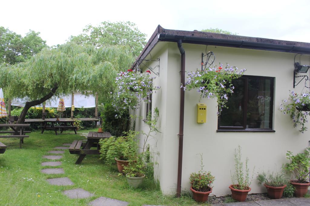 Hotel The Swan At Stoford Stapleford  Zewnętrze zdjęcie