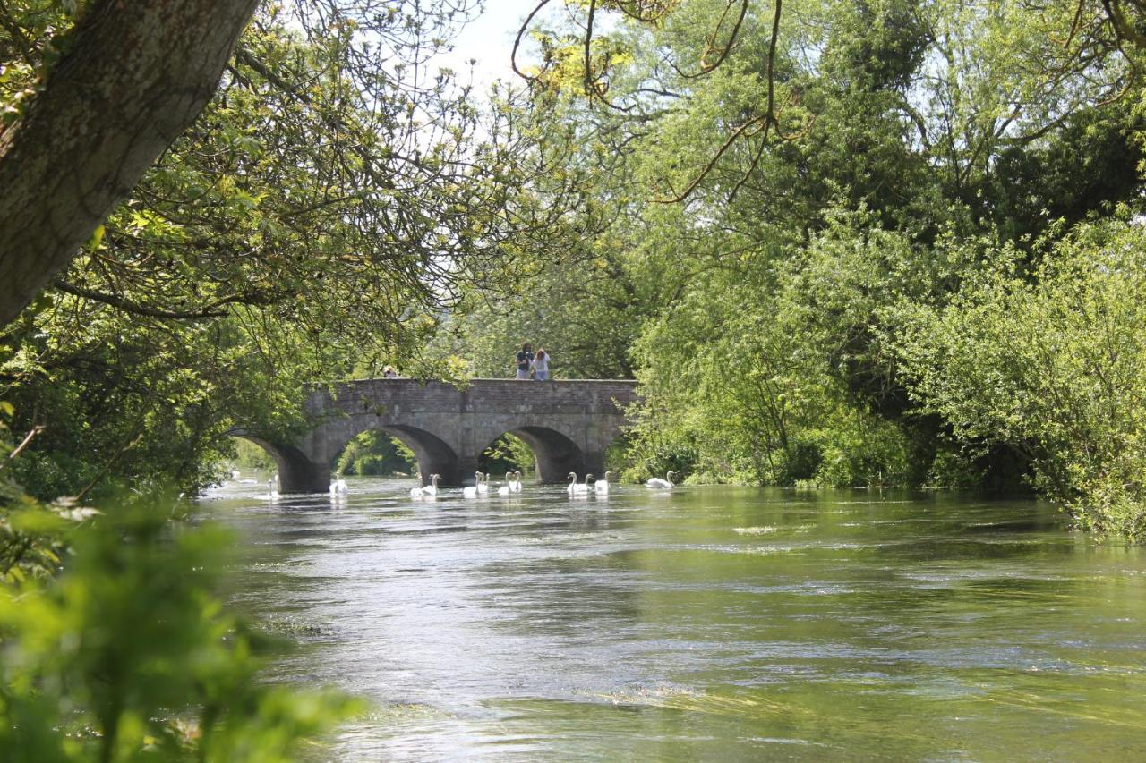 Hotel The Swan At Stoford Stapleford  Zewnętrze zdjęcie